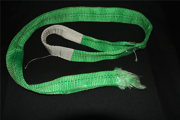 报废破损的2吨扁平吊装带