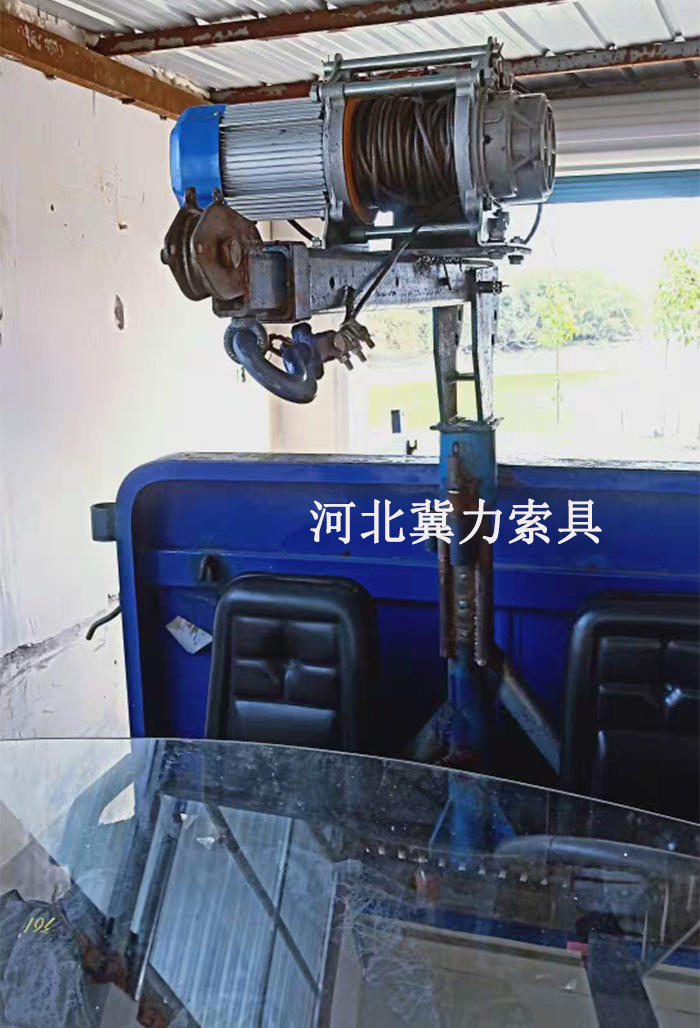 组装好的车载提升机