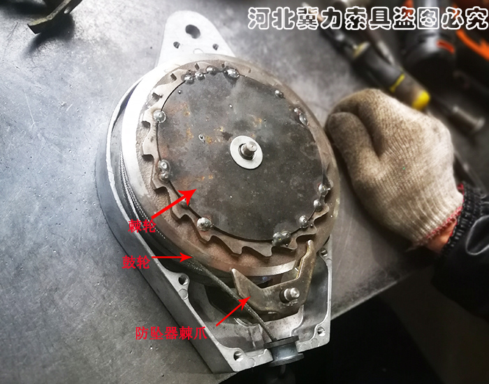 速差防坠器内部棘轮棘爪结构