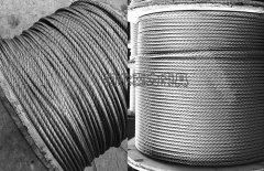 电动提升机防旋转钢丝绳和油