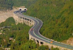 速差防坠器用于巴万高速公路