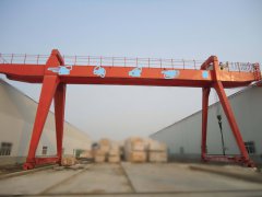 龙门提升机维修佩戴防坠器保