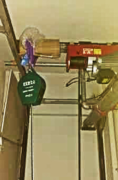 防坠器配合电动提升机进行吊装作业