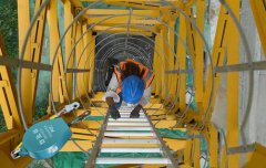 速差式自锁器攀爬塔吊无所畏