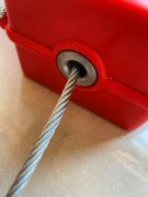 速差防坠器钢丝绳扭结禁止使