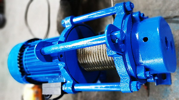 铁壳电动提升机