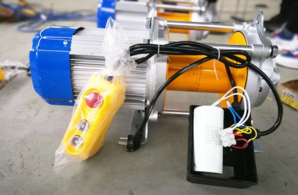 铝壳电动提升机实物图