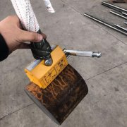 永磁起重器用于轴承端盖清洁