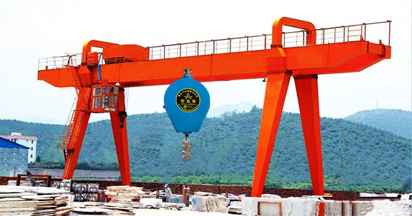 龙门吊维修现场