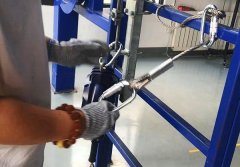 高空防坠器钢缆锚点安装