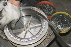  速差自控器钢轮和铝轮哪个好