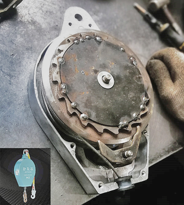 速差防坠器内部